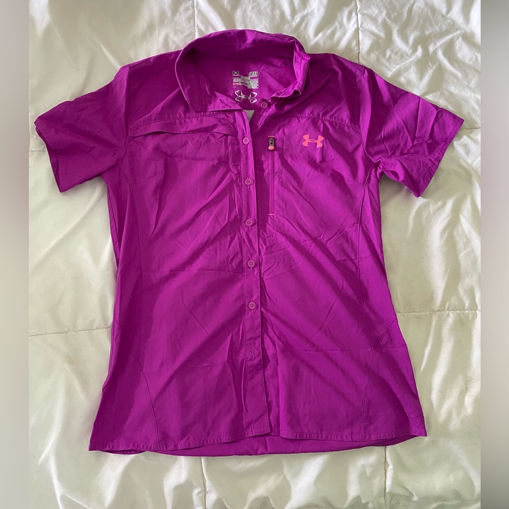 Women’s Under Armour short sleeve fishing shirt size small  purple